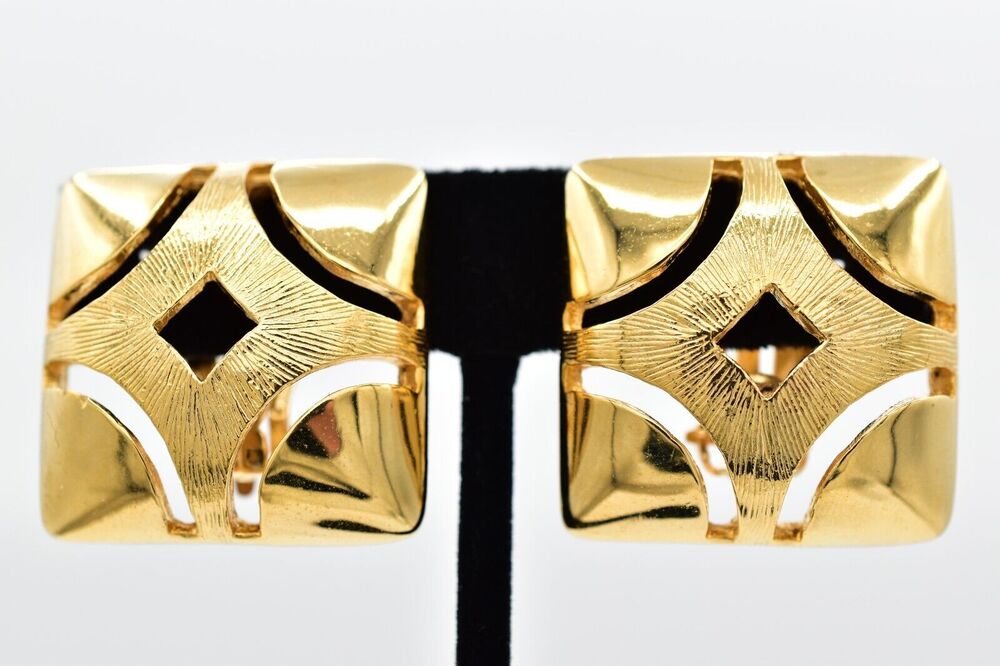 Vintage Chunky Geometric Clip On Earrings Gold Tone Heavy Bold NOS 1980s BinA18